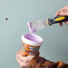 Gorilla Smooth Finish faljavító glett – lyuk javítása beltéri falon spatulával