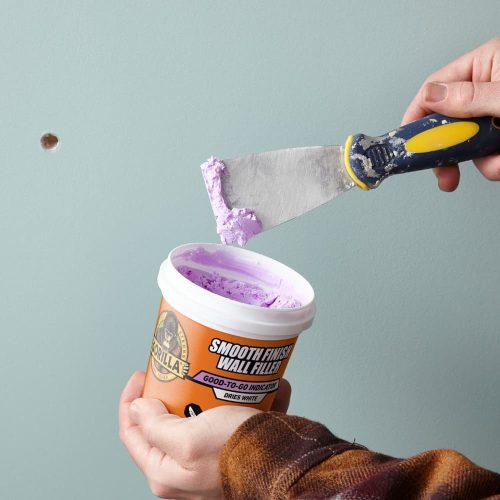 Gorilla Smooth Finish faljavító glett – lyuk javítása beltéri falon spatulával