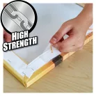 Kétoldalas Gorilla Mounting Tape felhelyezése sima felületre nagy nyomással – High Strength használat közben