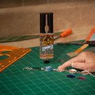 Gorilla Epoxy használata ékszer vagy kézműves javításnál